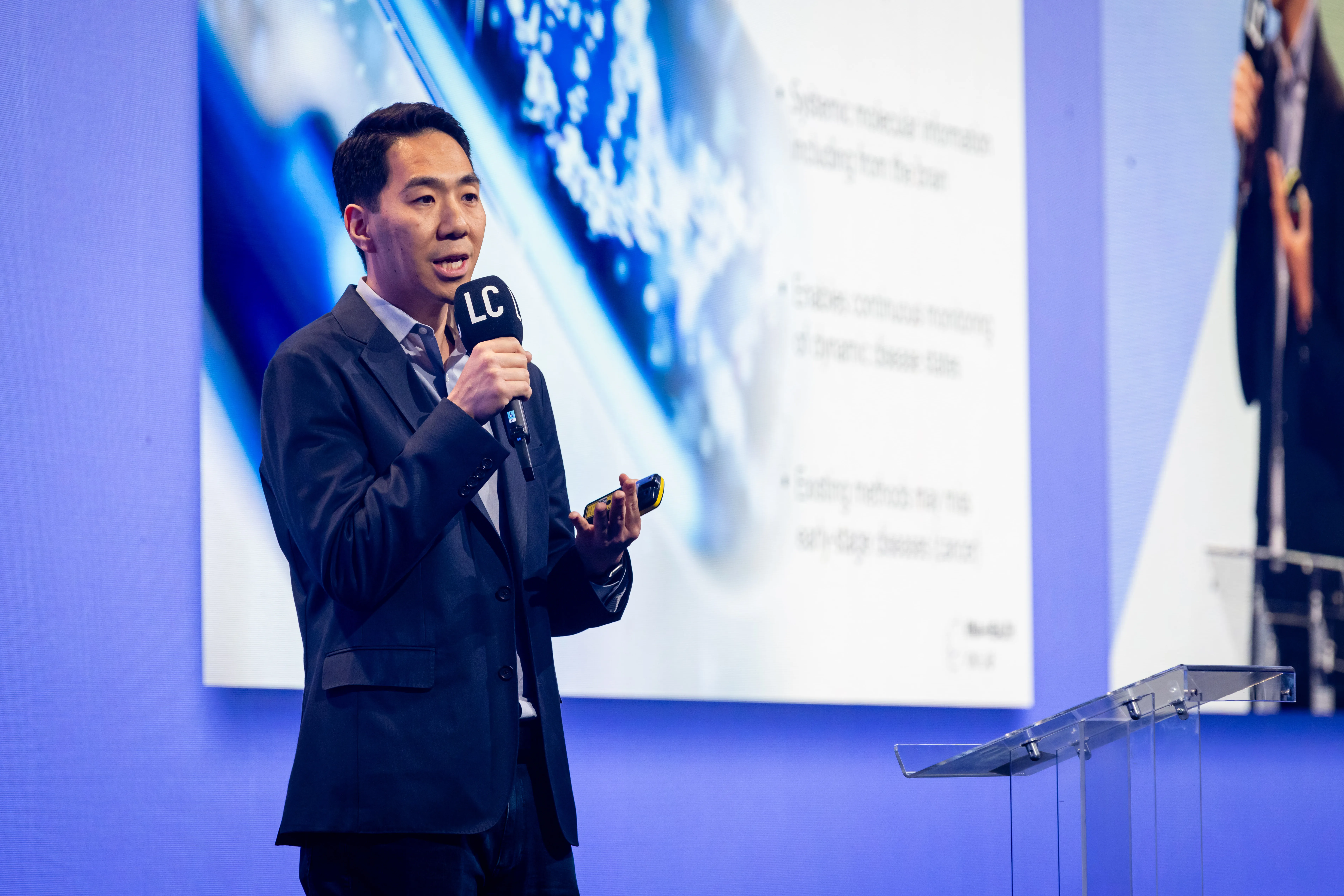 Daniel Kim presents a plenary at London Calling 2024