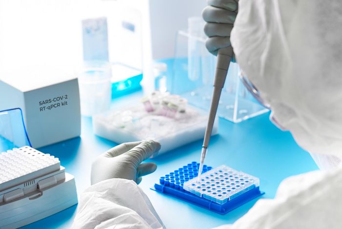 Viral sequencing reveals US healthcare personnel rarely become infected with SARS-CoV-2 through patient contact