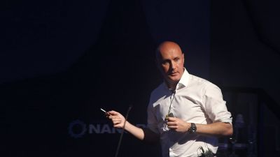 Clive Brown, CTO of Oxford Nanopore, talks at the London Calling conference