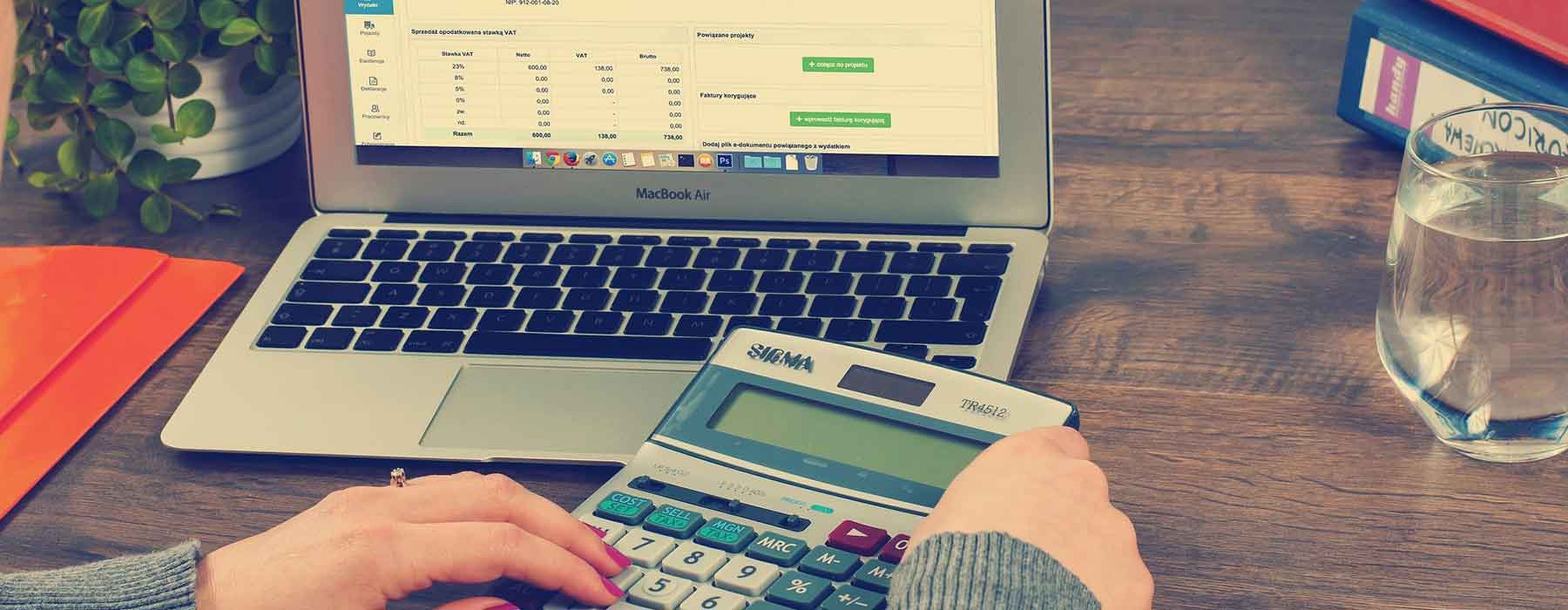 Czym zajmuje się kontroler finansowy?