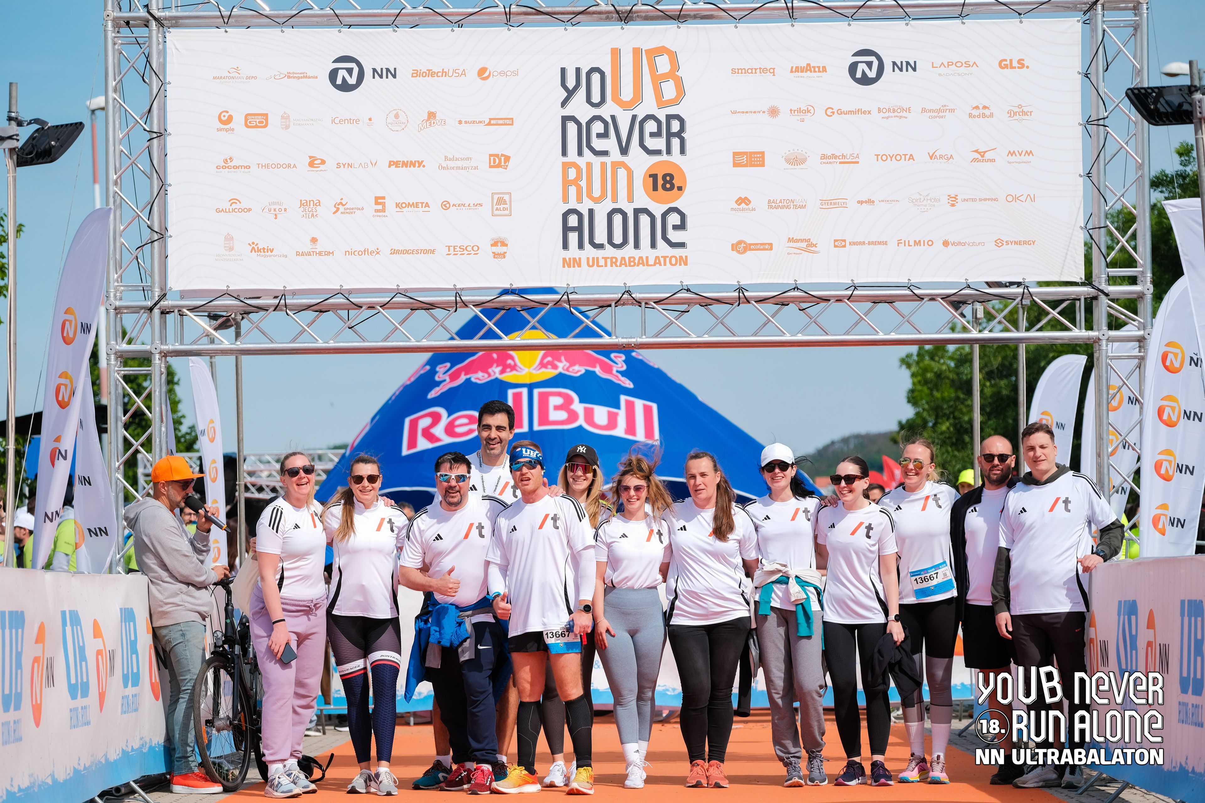 NN Ultrabalaton futóversenyen a Trenkwalder csapata