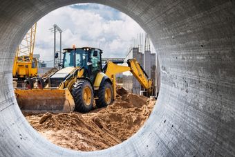 2300 forint közelében van a fizikai dolgozók órabére