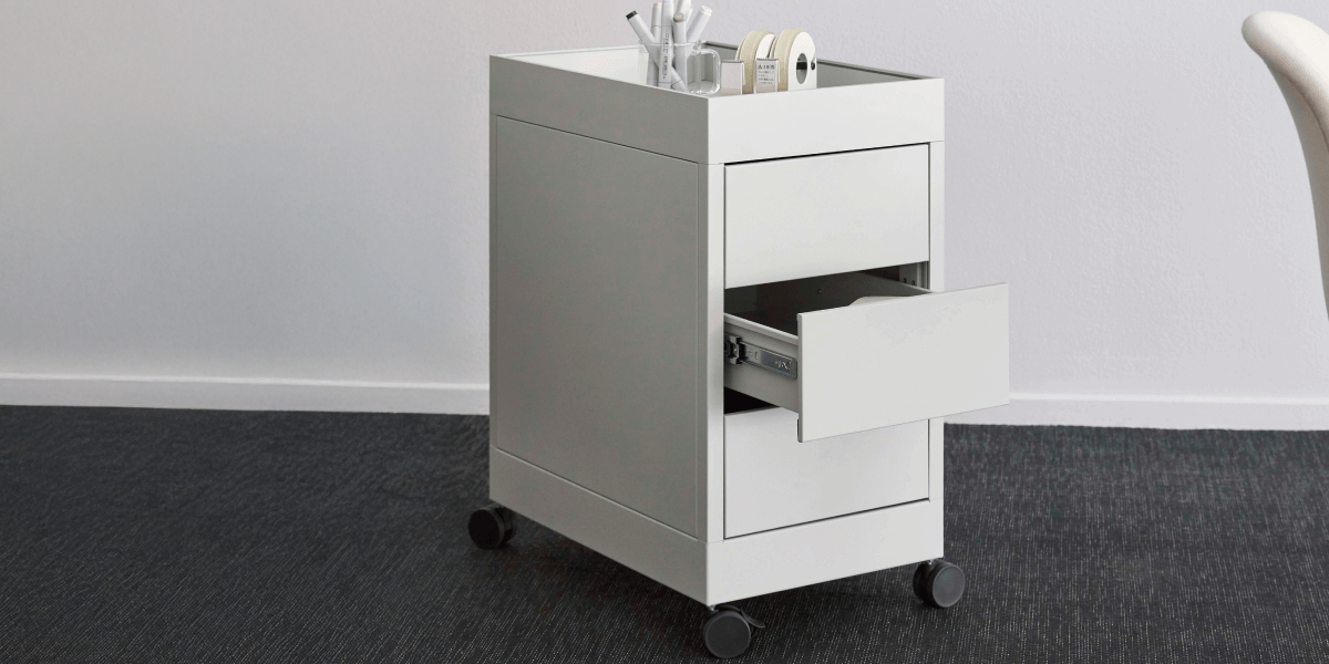 Büroschränke und rollcontainer