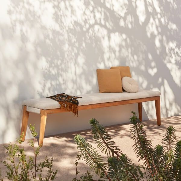 Hocker, Sitzbänke und Poufs