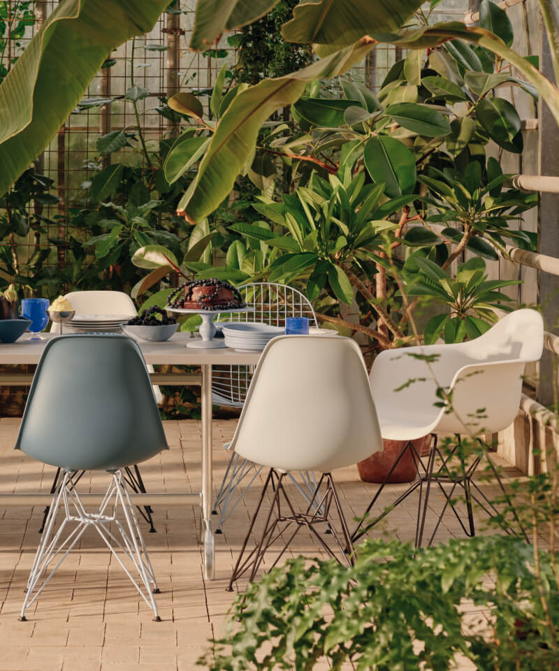 Eames Plastic Chairs Vitra