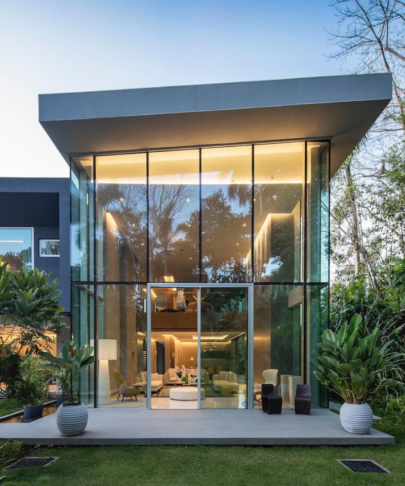 A timeless villa amid tropical nature