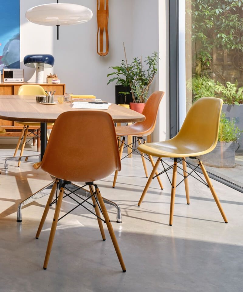 Vitra Eames Plastic Chairs RE