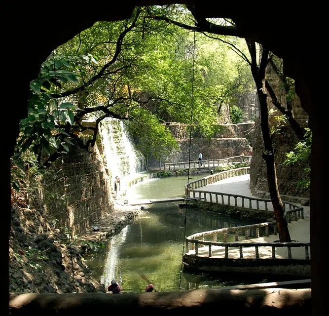Nek-Chand_2