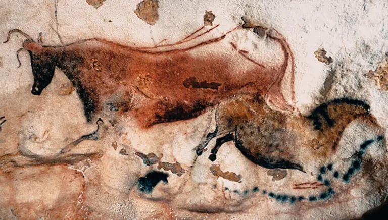 Natural pigment paintings at Lascaux caves