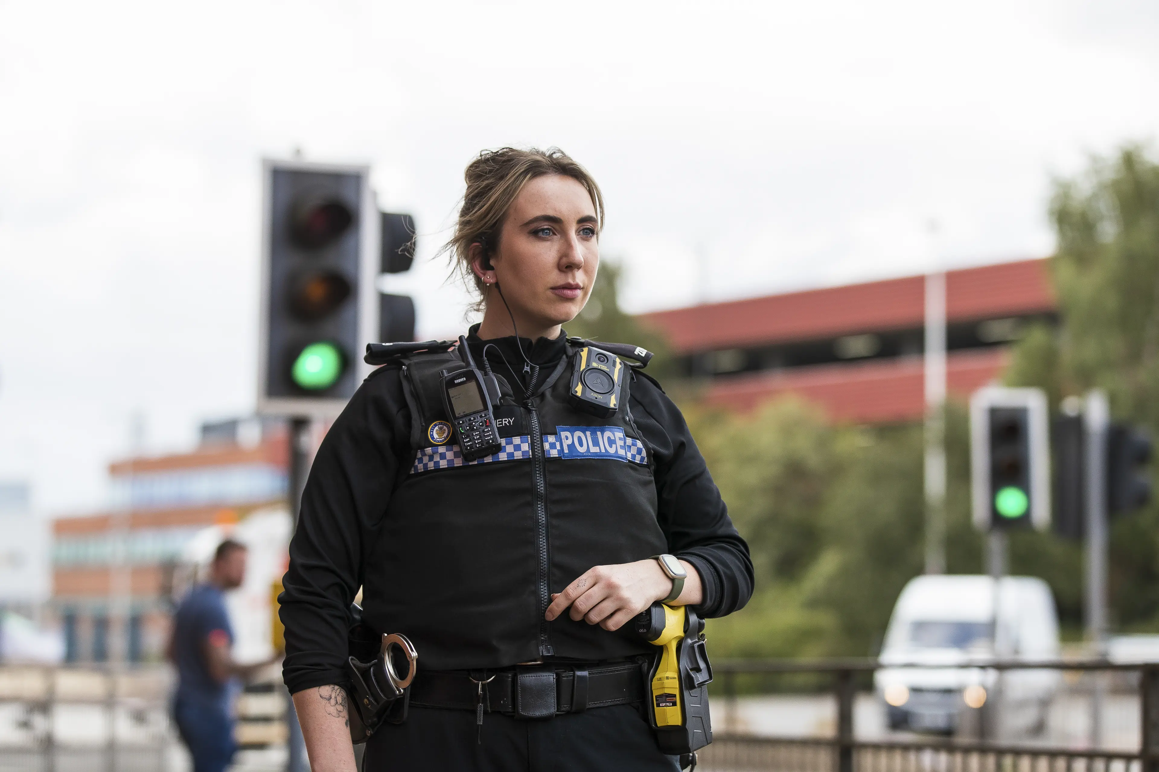 This Handheld Weapon Could Change Policing Forever (Axon) - ld7nej4