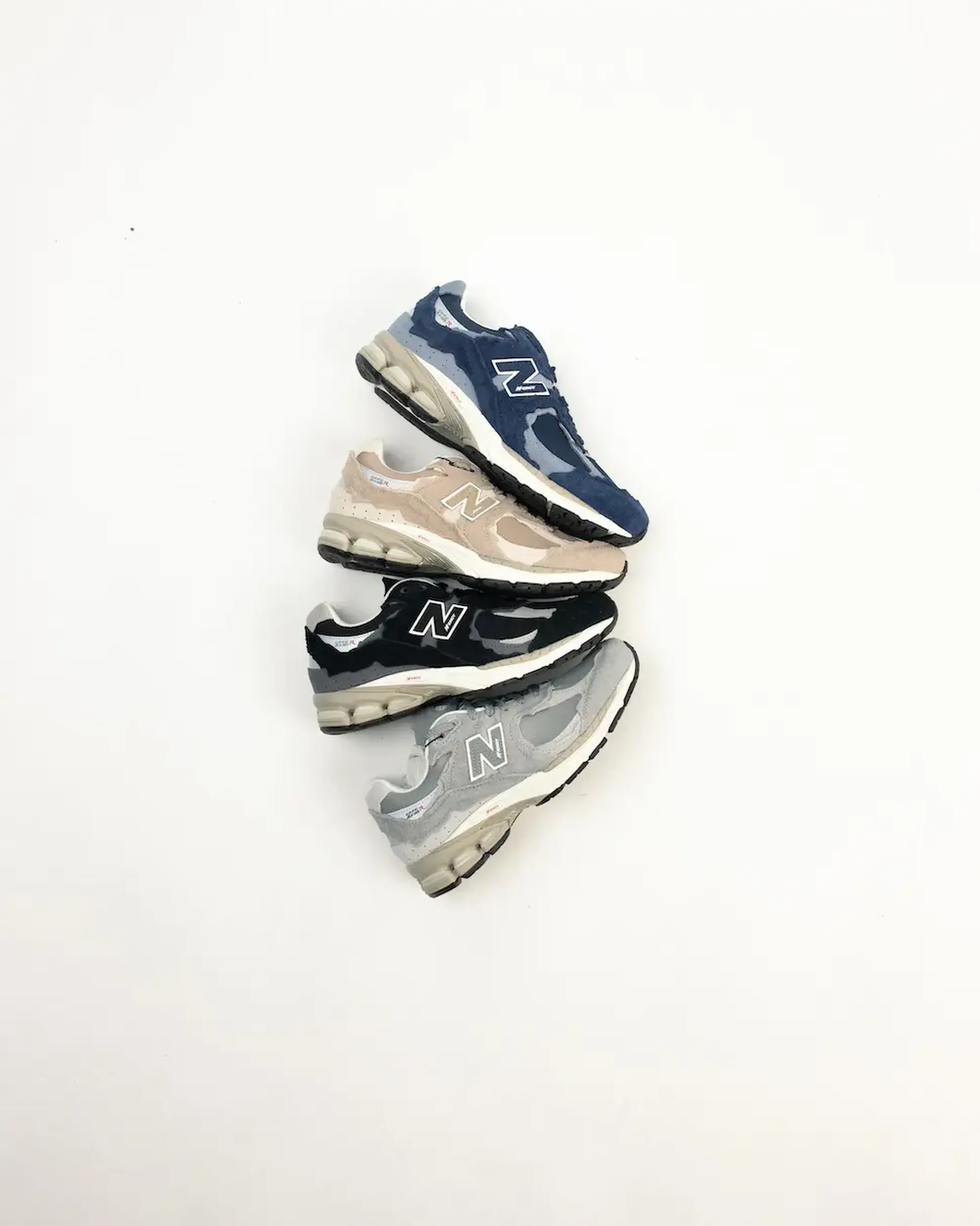 New Balance 2002R beautyshot