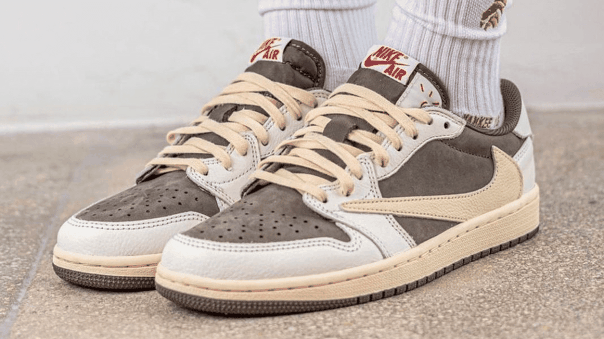 Air Jordan 1 Low Travis Scott
