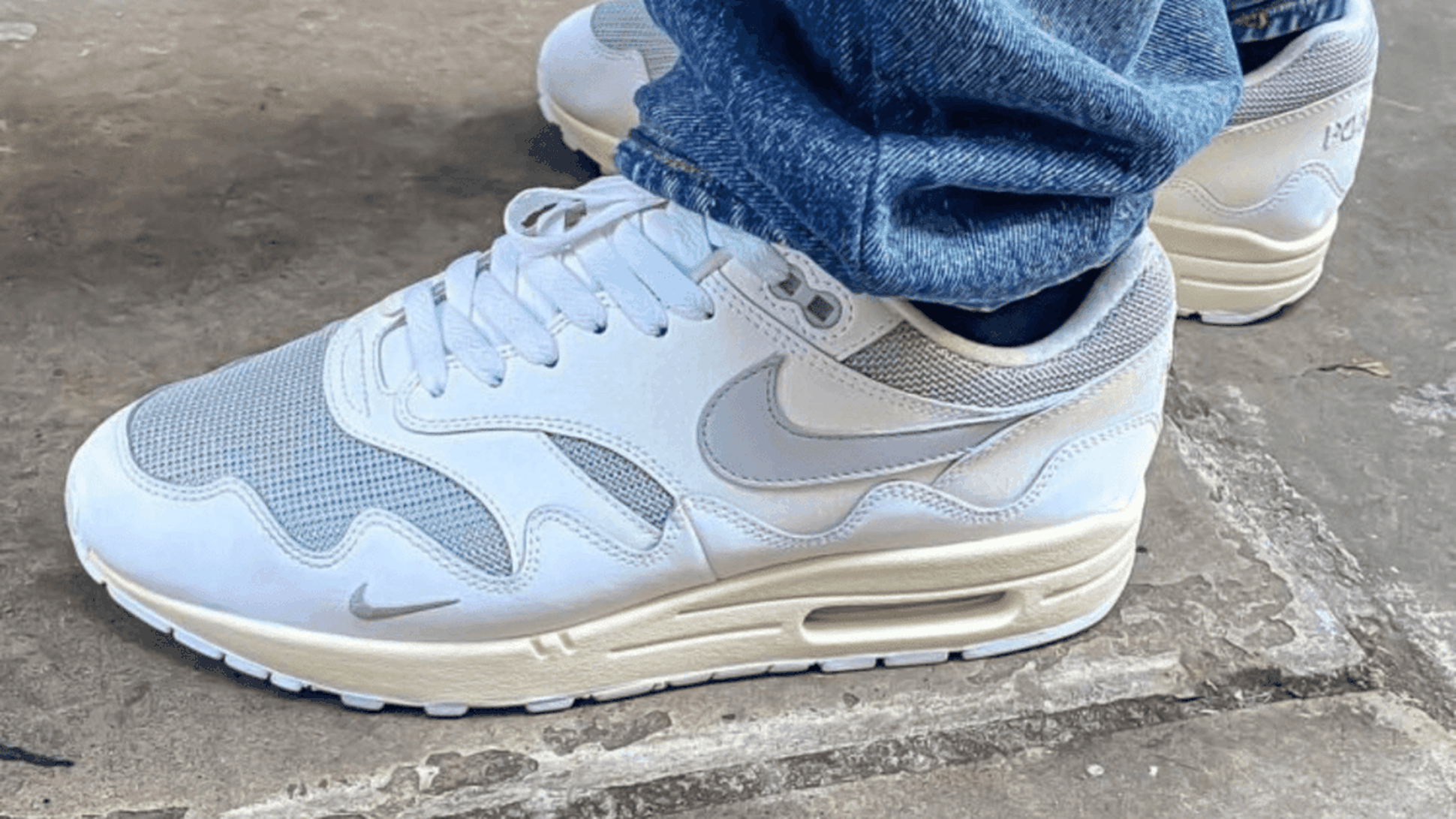 Air Max 1 Patta White Grey