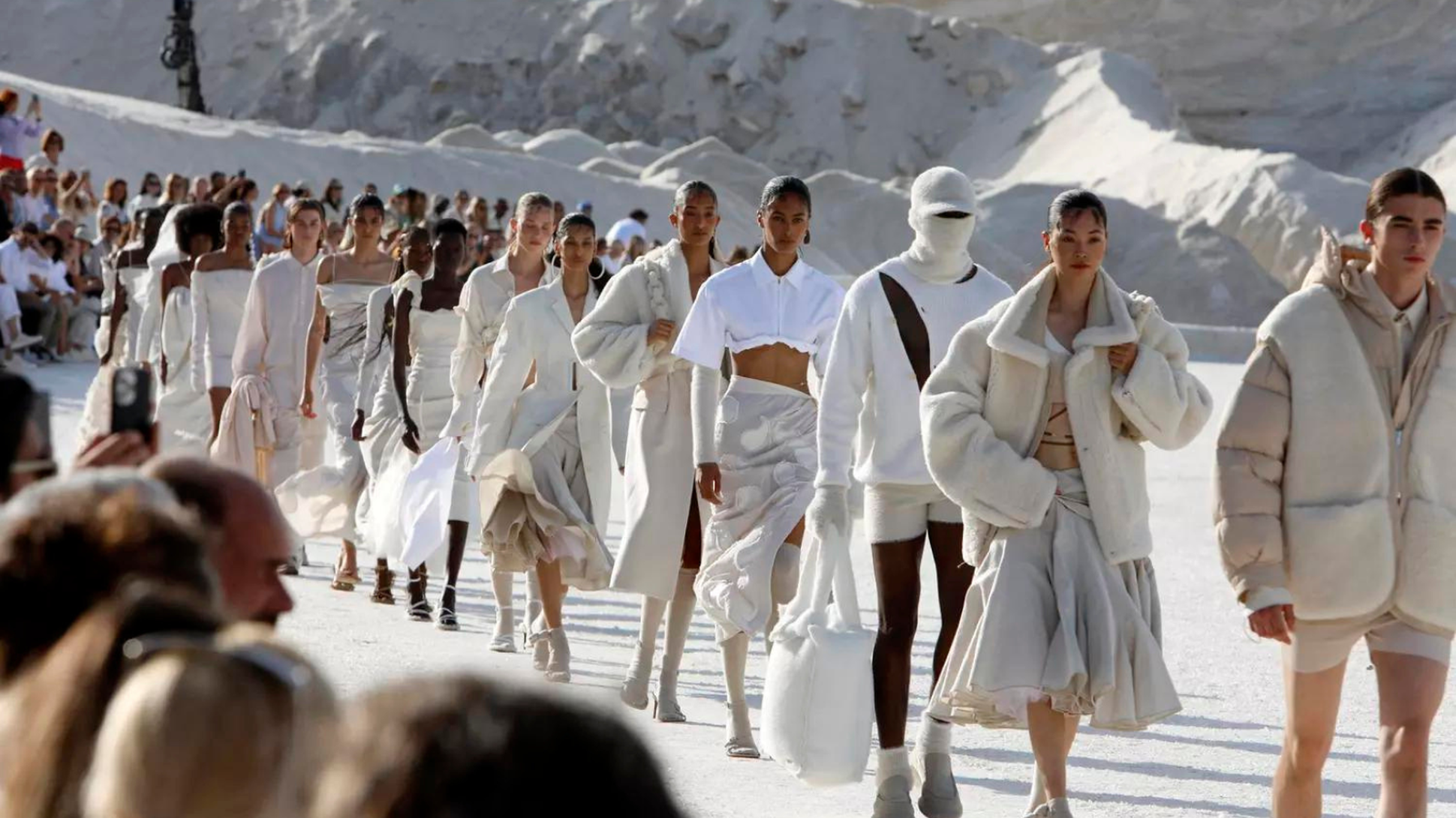 wethenew-jacquemus-le-papier