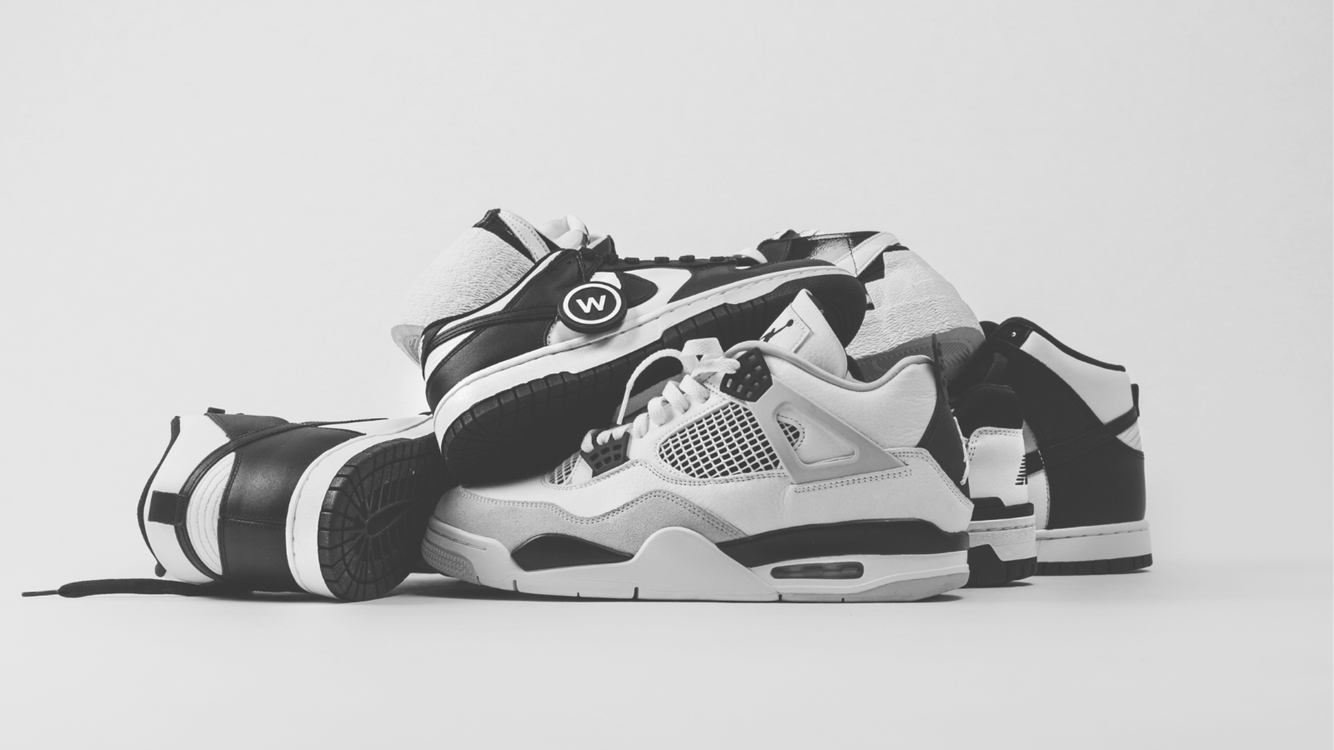 black and white air jordan 4