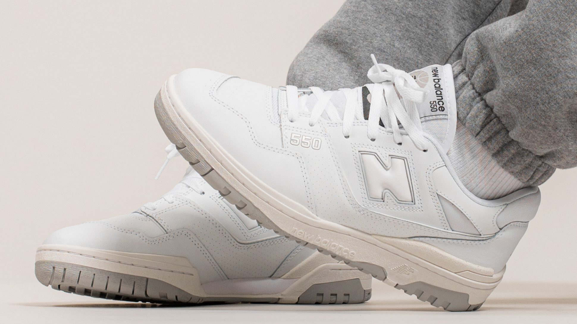 sneakers-blanches-nike-dunk-joran-1-mid-new-balance-550-200-euros
