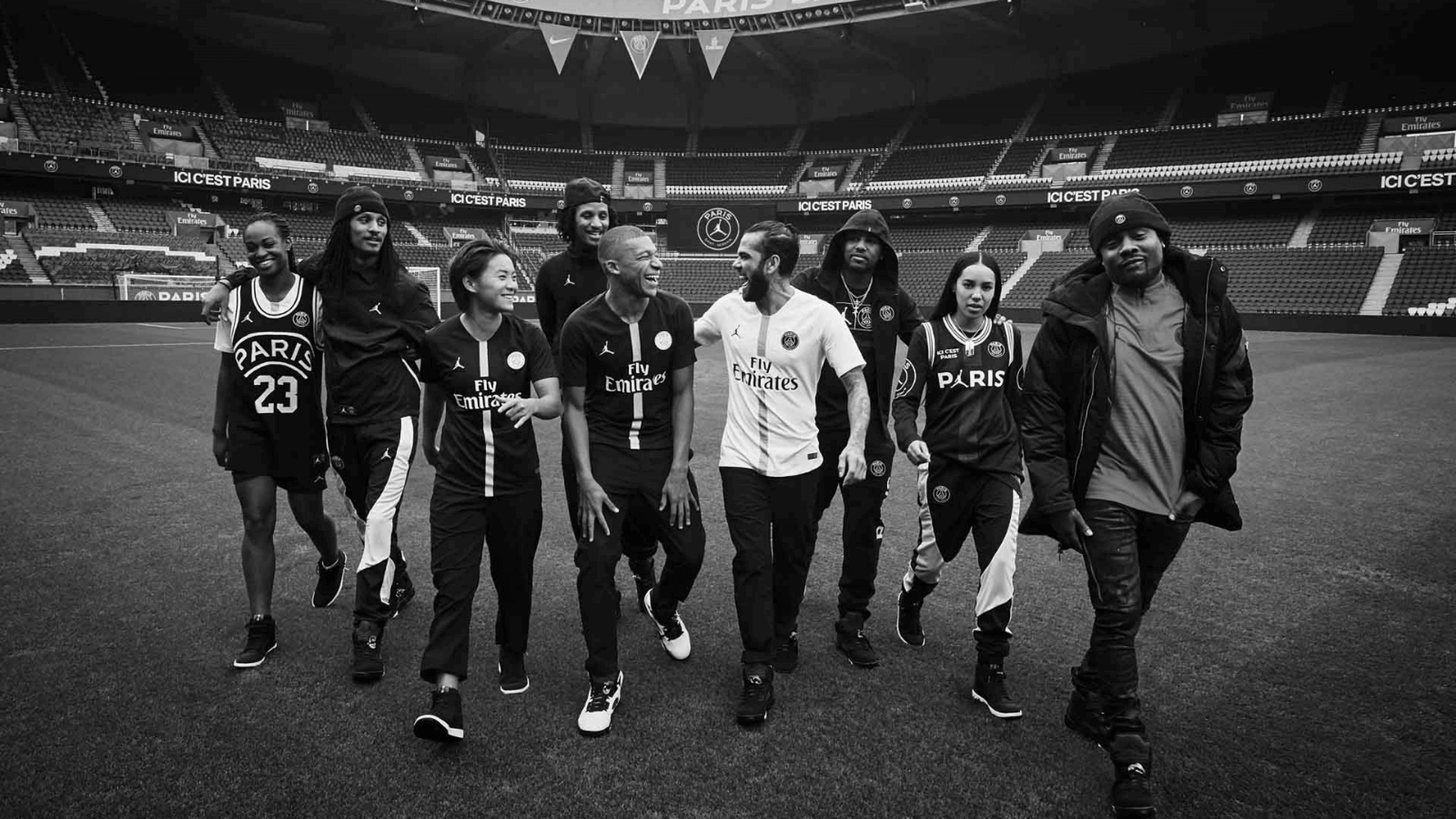 wethenew-psg-jordan-stussy-mode-foot