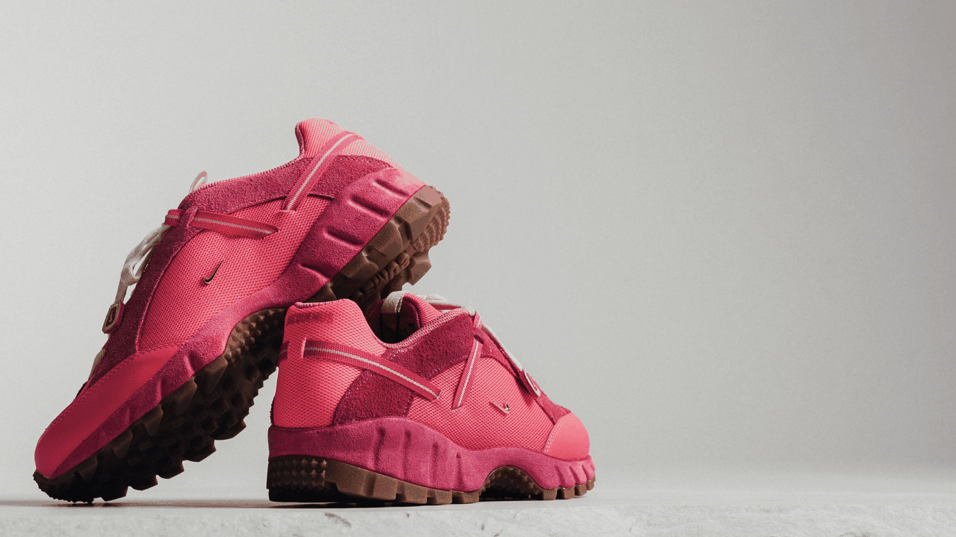 wethenew-nike-air-humara-lx-jacquemus-pink