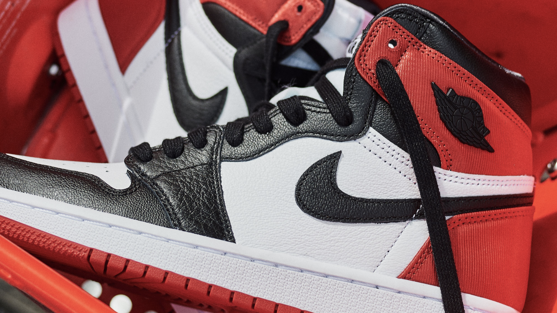 wethenew-air-jordan-1-retro-high-satin-black-toe