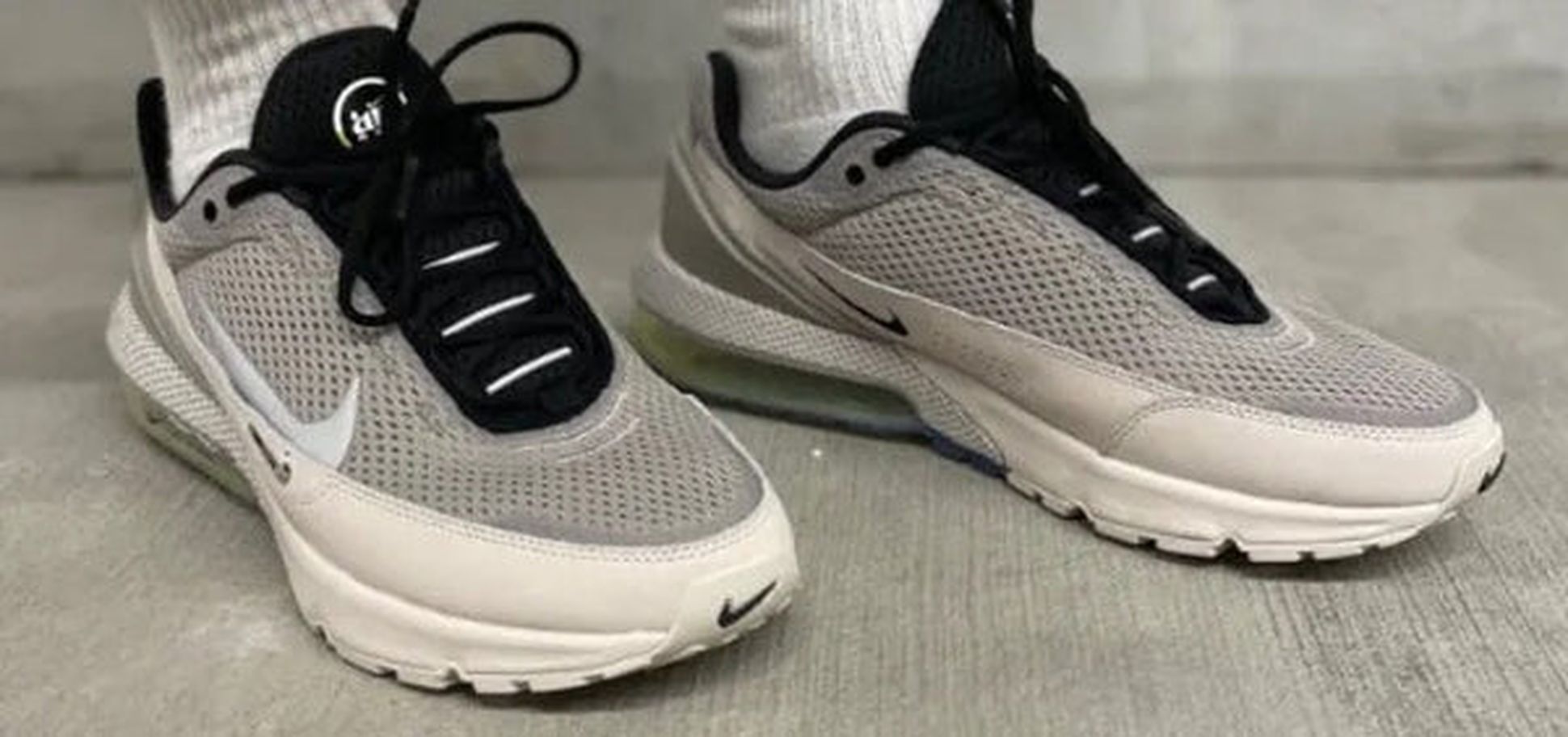 wethenew-nike-air-max-pulse-2