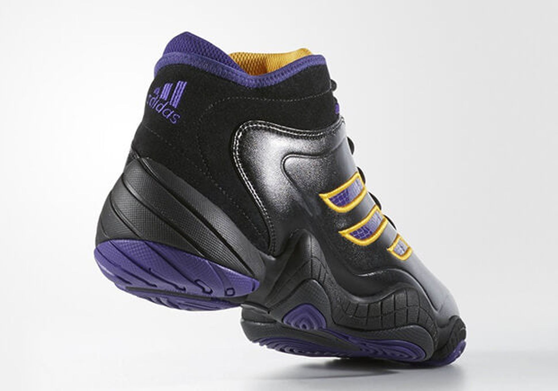 wethenew-adidas-kb8-3