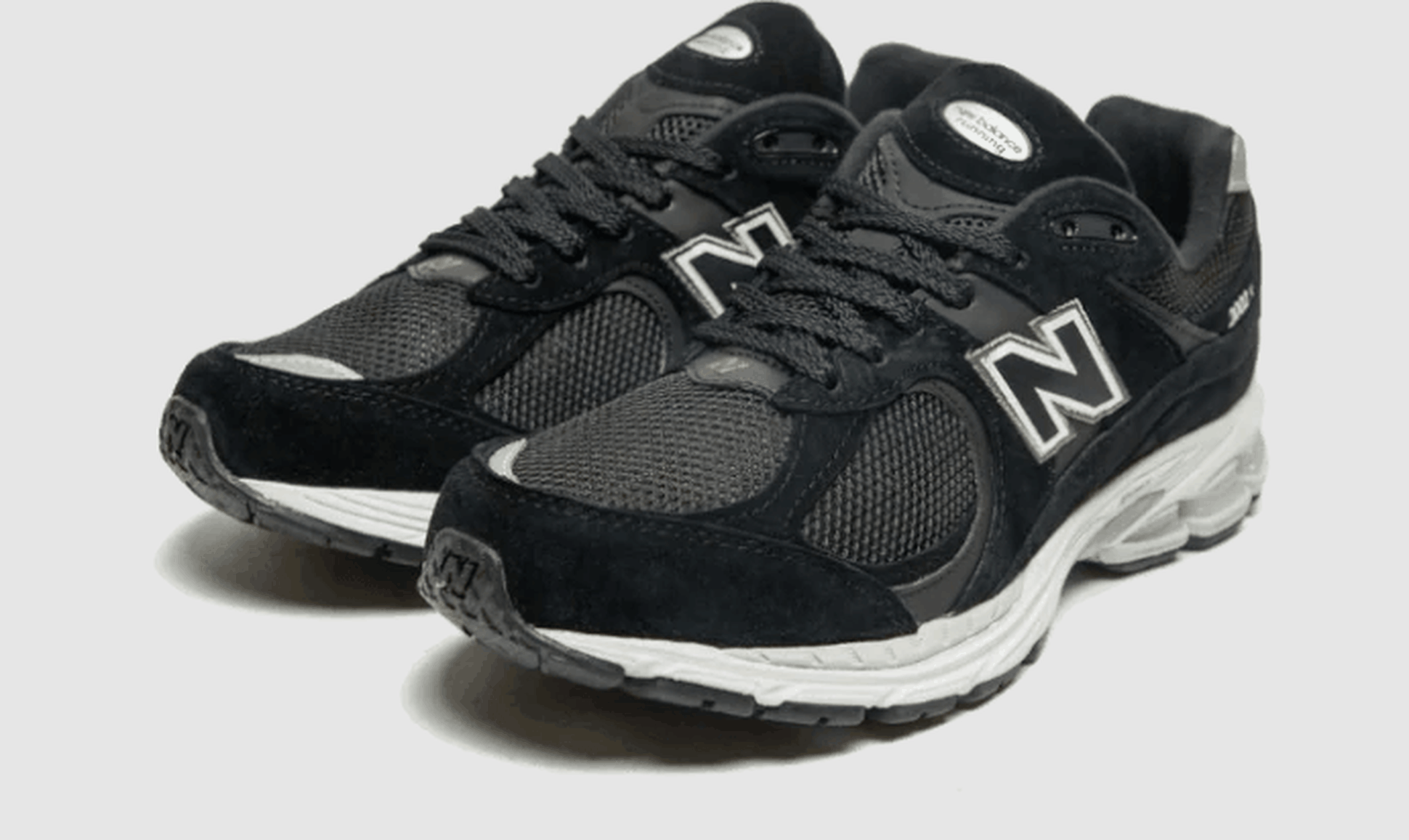 wethenew-2002R-Black-Silver