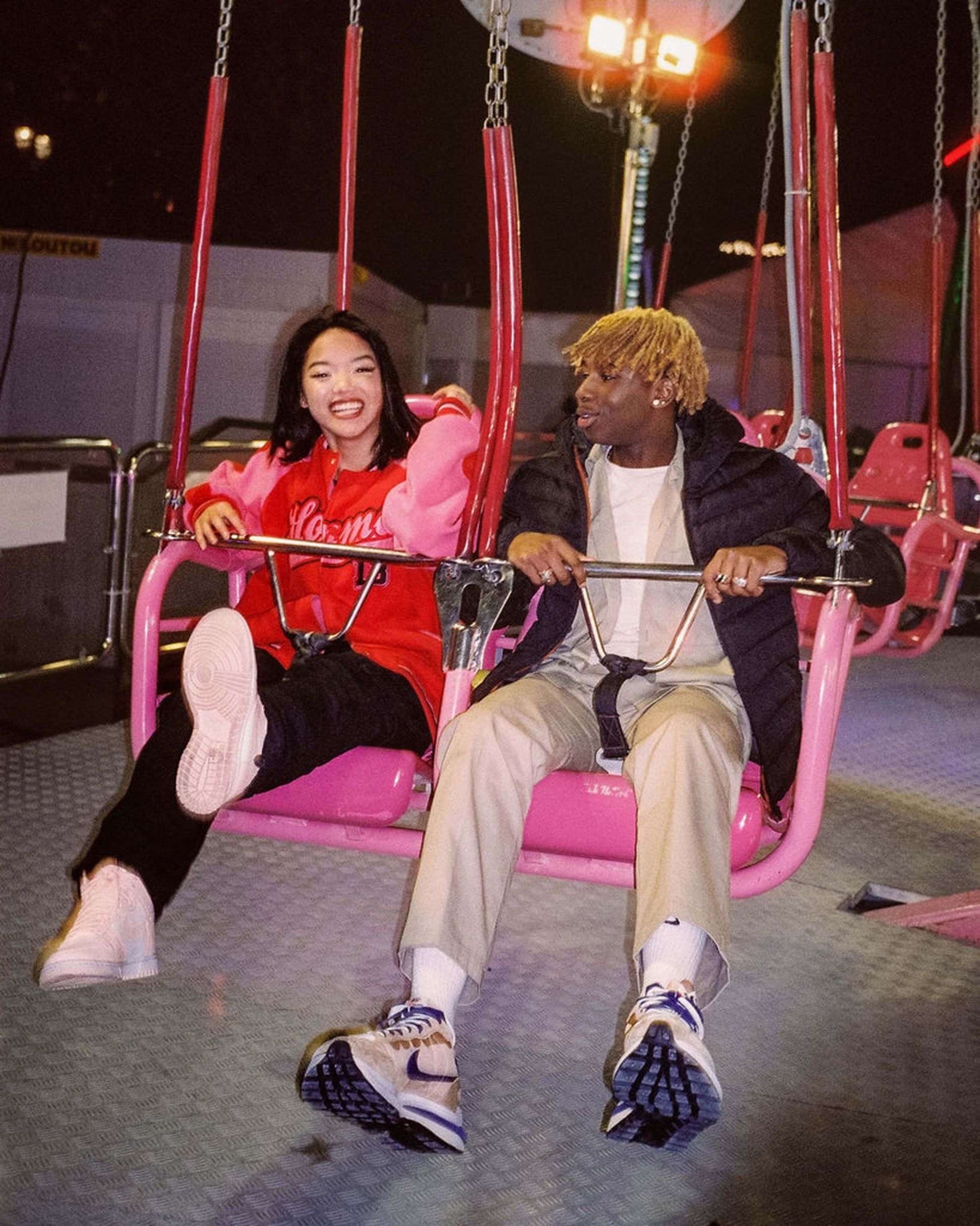 wethenew-khke-chaises