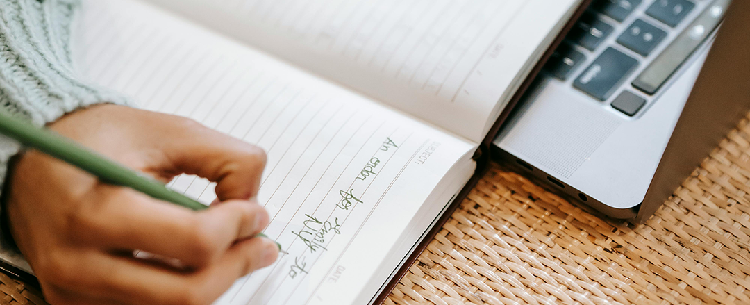 Workshop and strategic presentation Presentation and workshop in a meeting room with professionals exchanging ideas