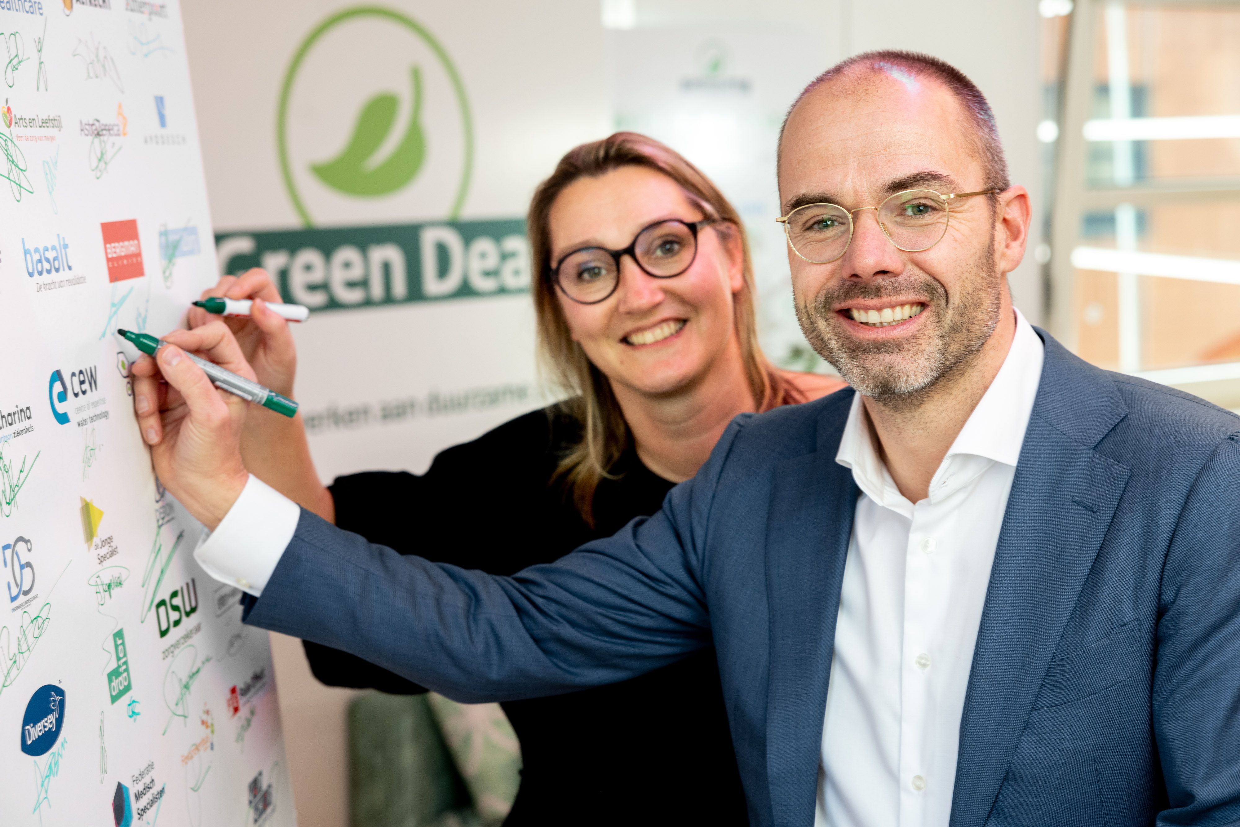 Emile & Nicoline ondertekenen Green Deal