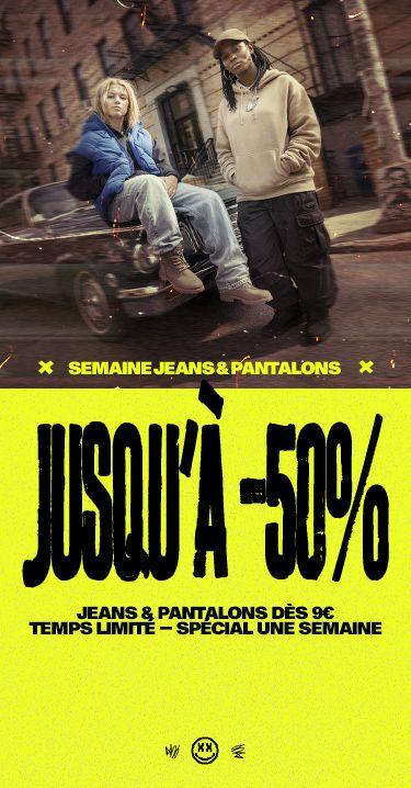 Two people in casual clothes sit on a parked car. Bold text reads, "Jusqu'à -50%" with details about discounts on jeans and pants.