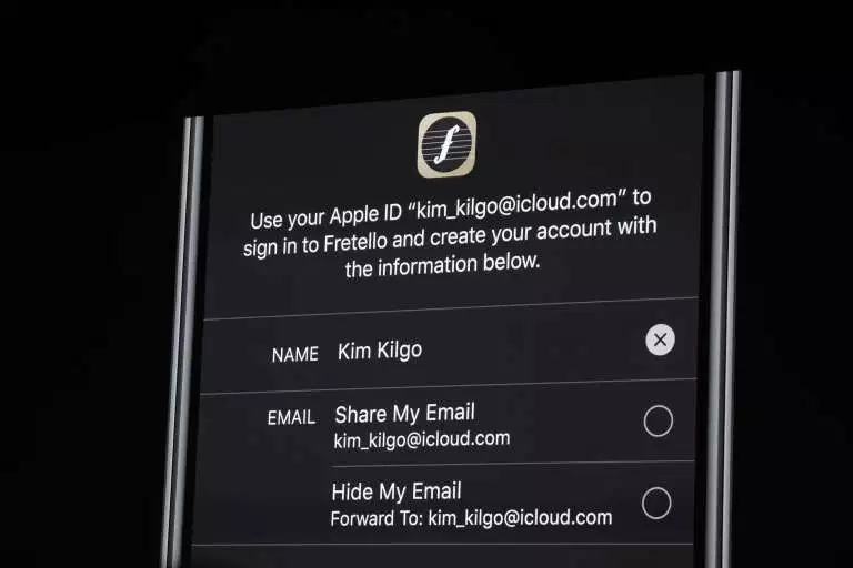 Login details with Apple Sign In 