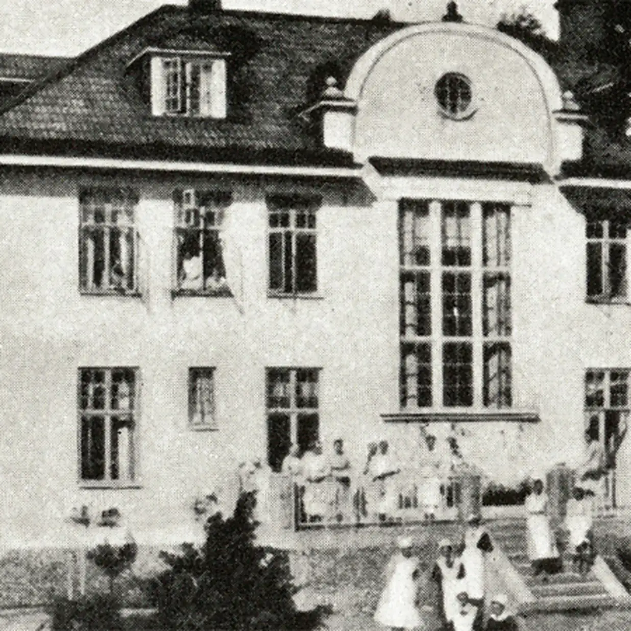 Vårdväskans Backspegel: Från asyler till LSS – utvecklingen av omsorg för personer med funktionsvariation