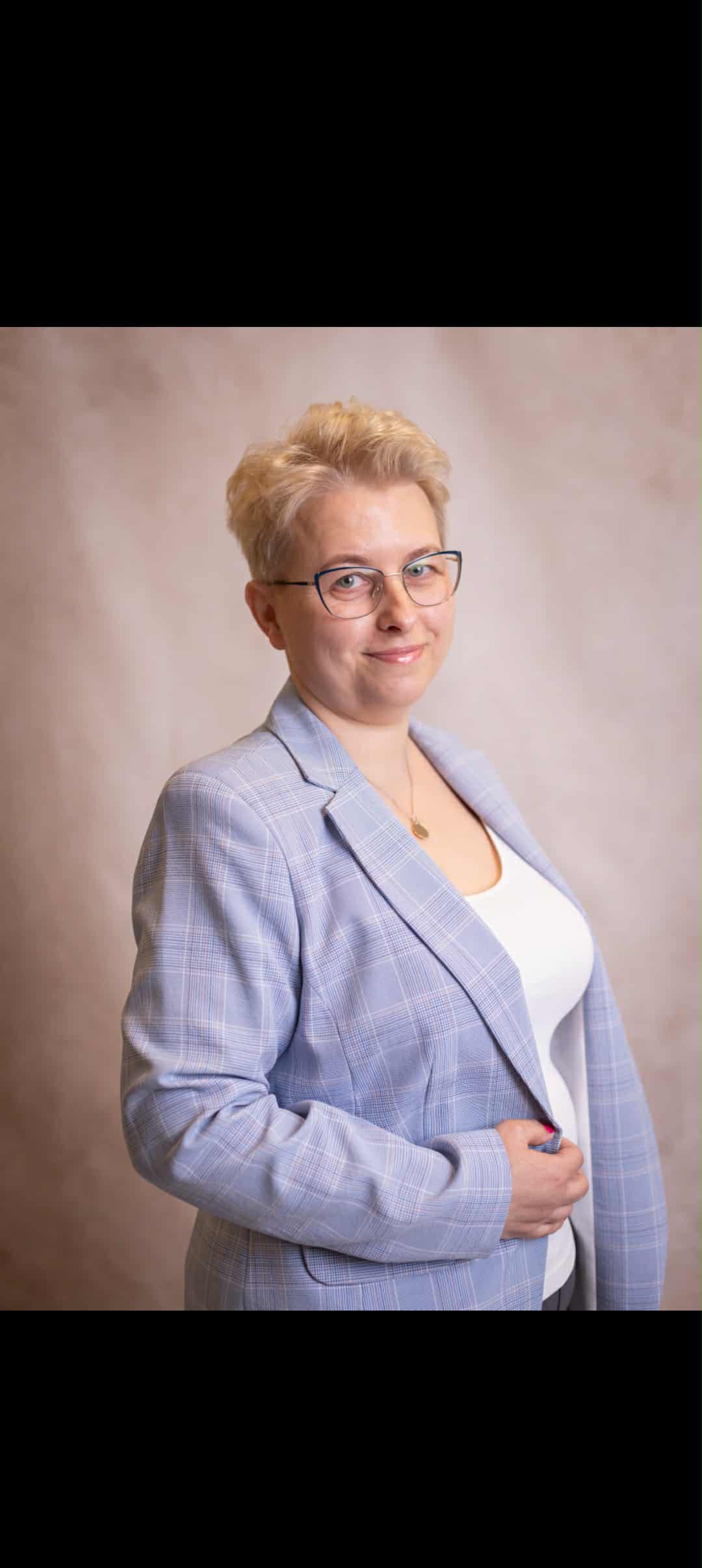 Opiekunka-7eafcfb6-5b18-47c2-99bc-5960039240fe