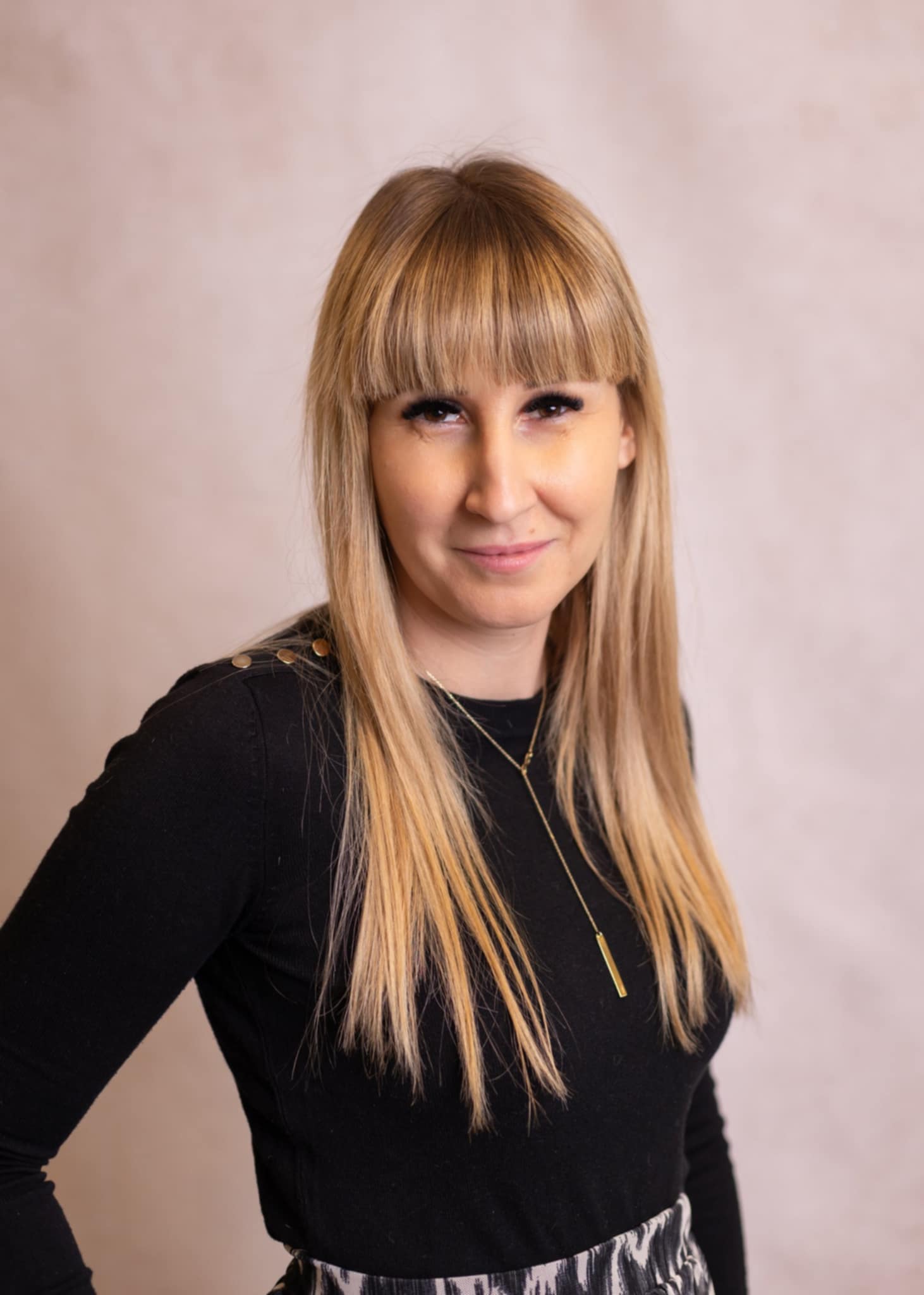 Opiekunka-ced5fa9a-6dbf-44fe-b54a-caed85f3628a