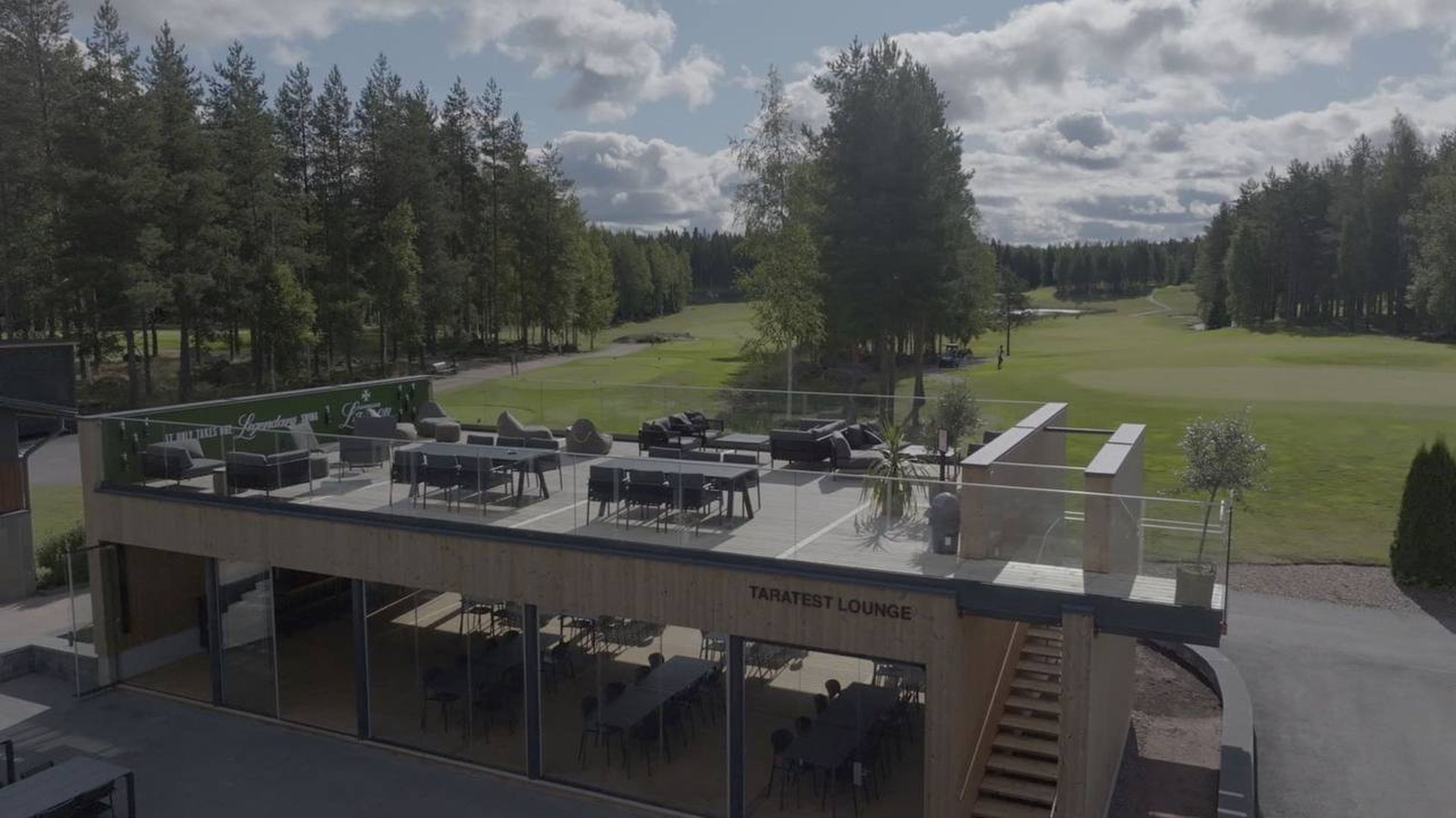 Kuva Golf Pirkkalan uuden terassin kattoterassilta