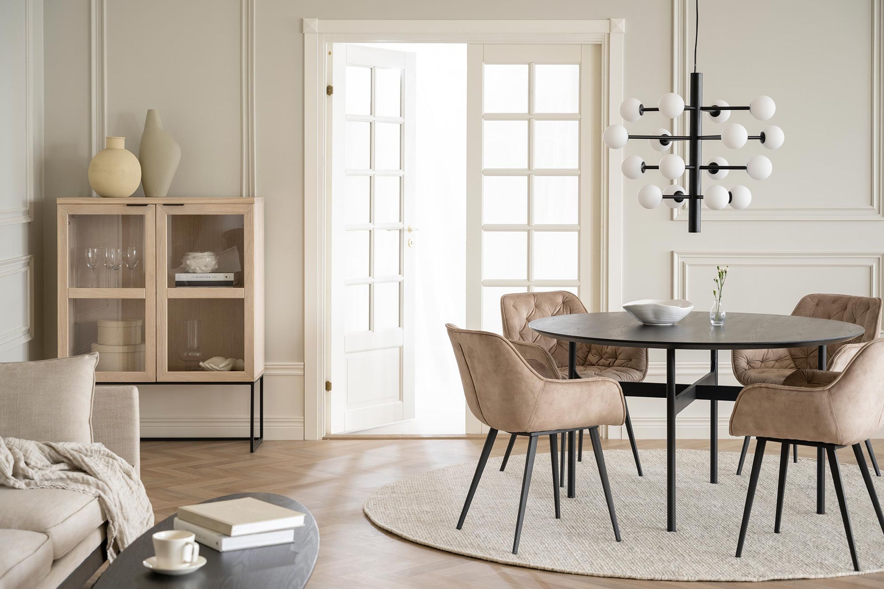 ruokailutila beige fiiliskuva