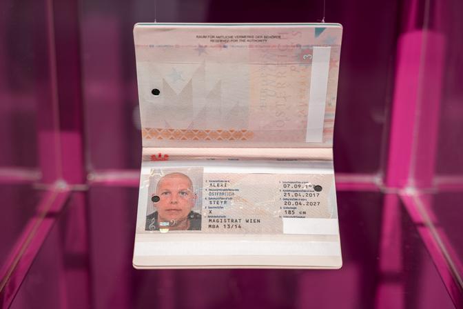 Reisepass von Alex Jürgen, ausgestellt im Haus der Geschichte Österreich.