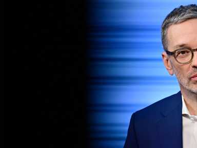 Ein angeschnittenes Foto von Herbert Kickl.