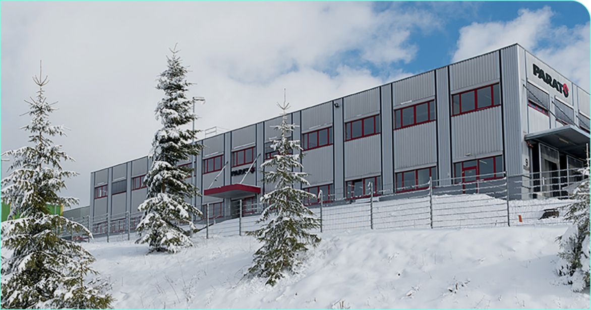 parat building in winter