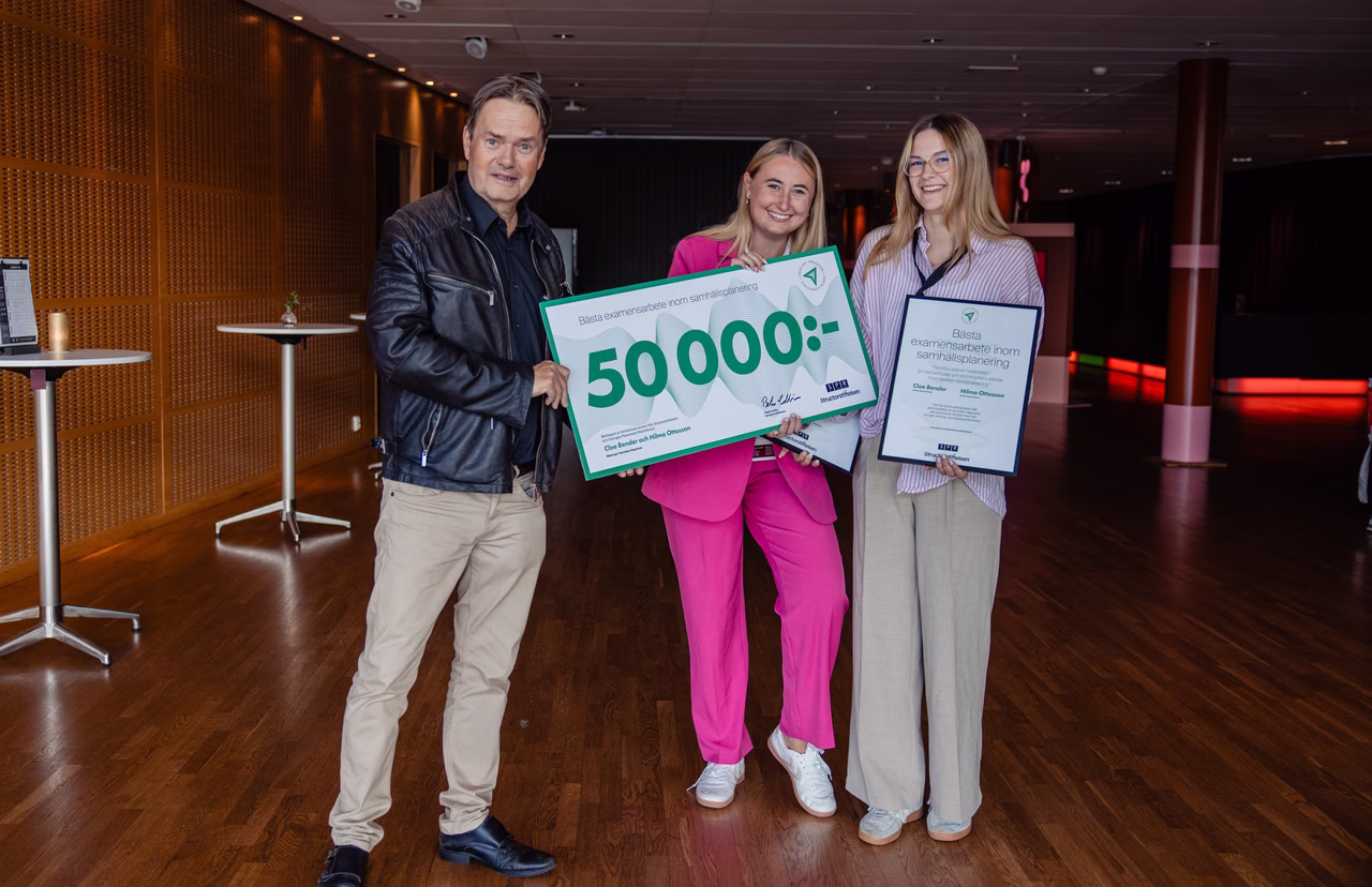 Vinnare av bästa examensarbete i samhällsplanering 2025, Cloe och Hilma