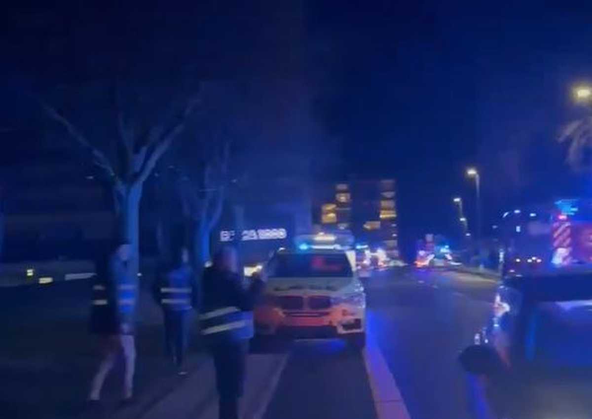 VIDEO: Blå blink og røg ved Højhuset