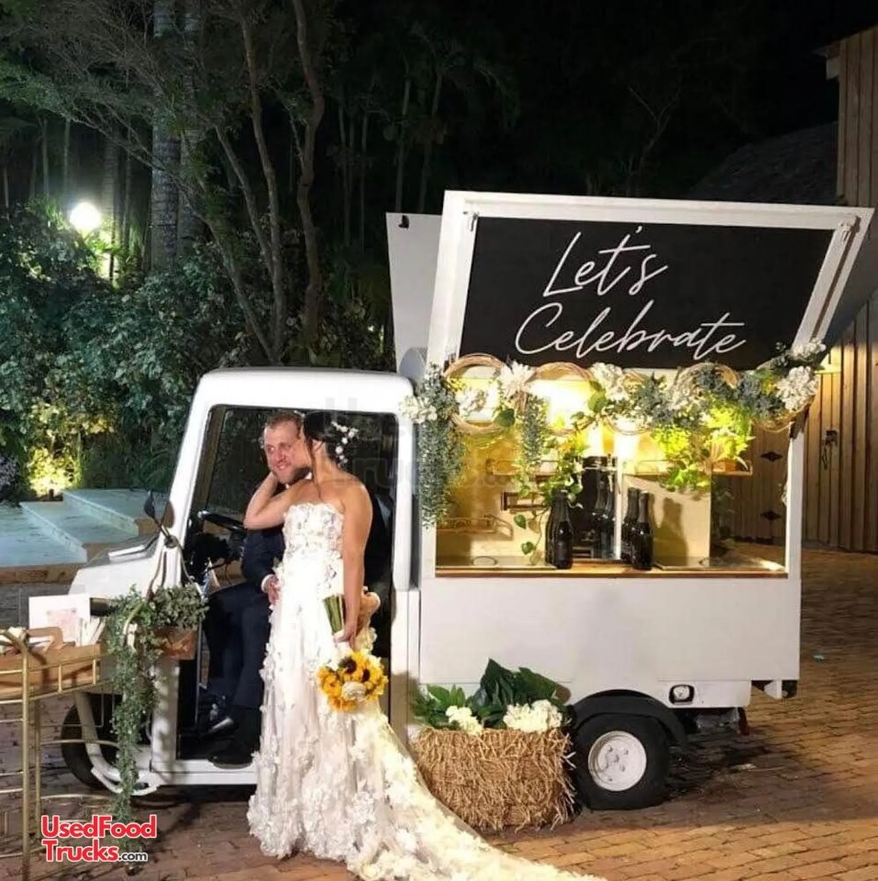 Moderne bruiloft met Foodtrucks