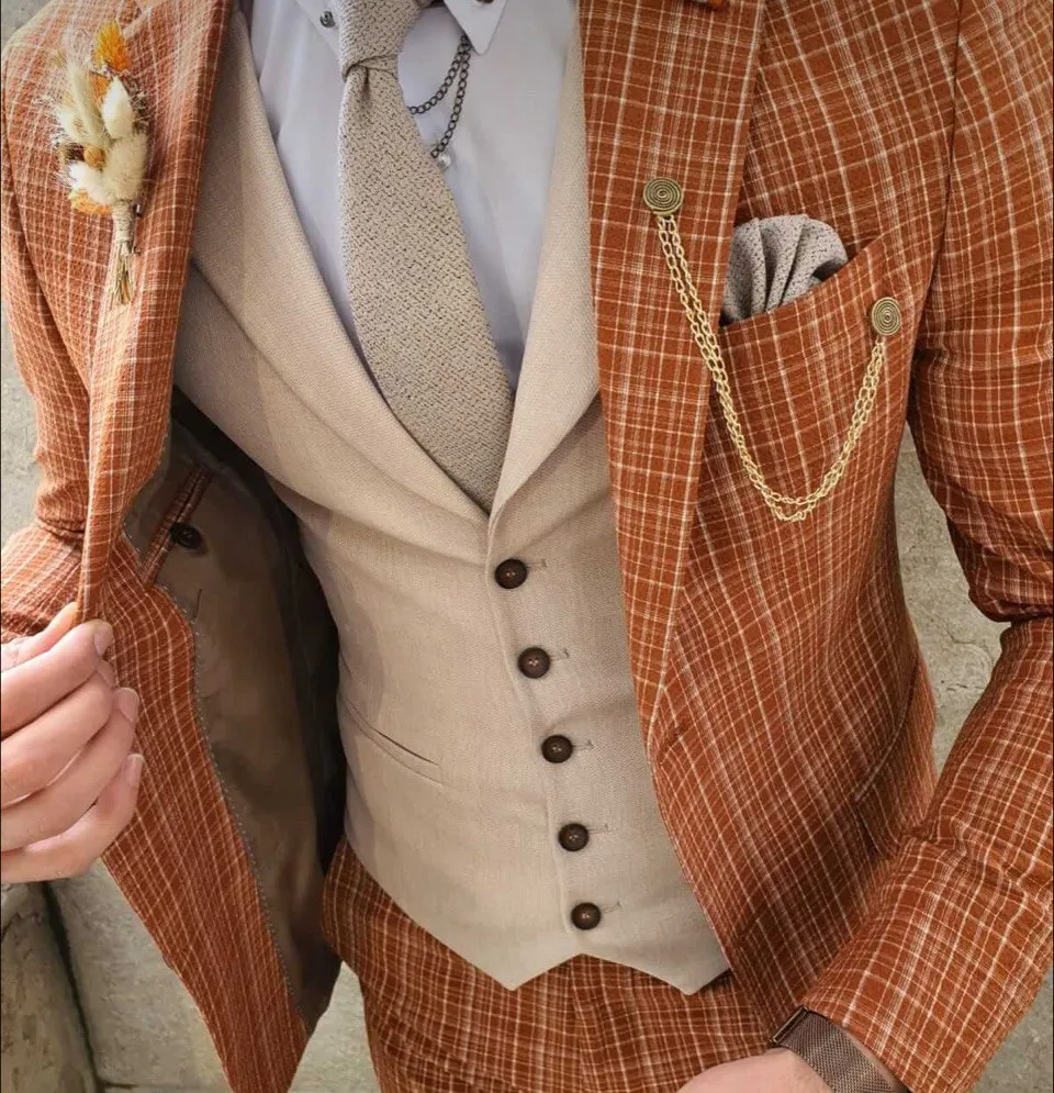 Getailleerd trouwpak op maat met ruit en kleur - persoonlijk maatwerk voor de bruidegom met eigen stijl