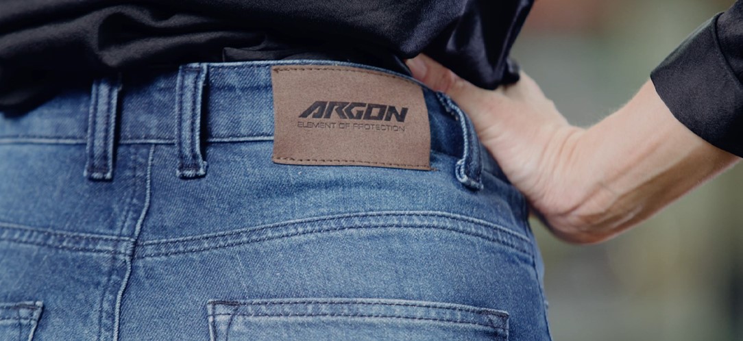 Porno ona qiziga sevgini orgatadi