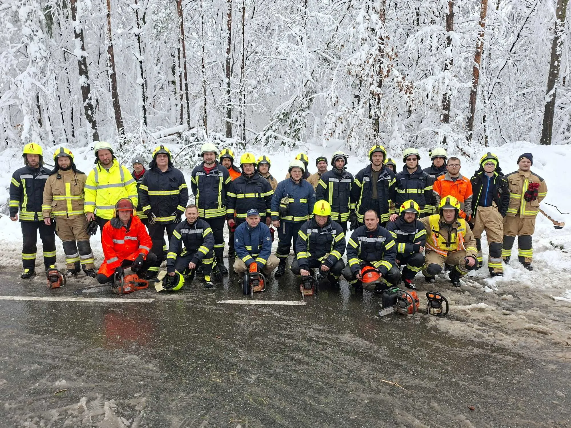 Enote GZO Kuzma odpravljale posledice snegoloma