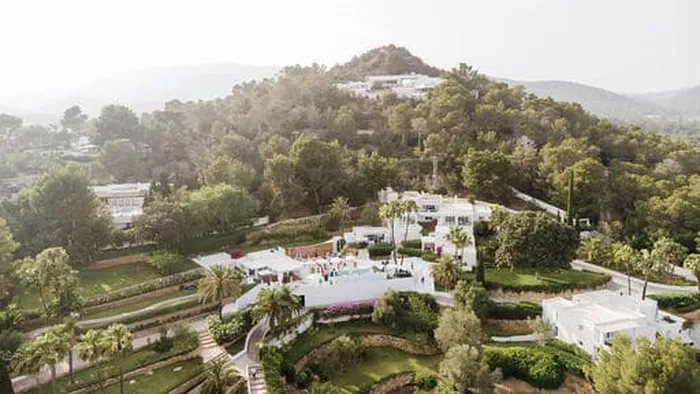 Villa wedding in Ibiza organised by luxury Ibiza wedding planner for high end client with the idea concept of studio 54