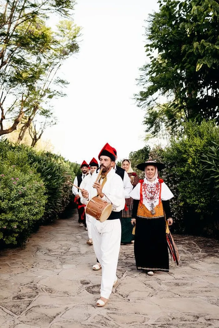 wedding organised by Bliss Ibiza Wedding Planner in a romatic setting of a traditional finca in Ibiza