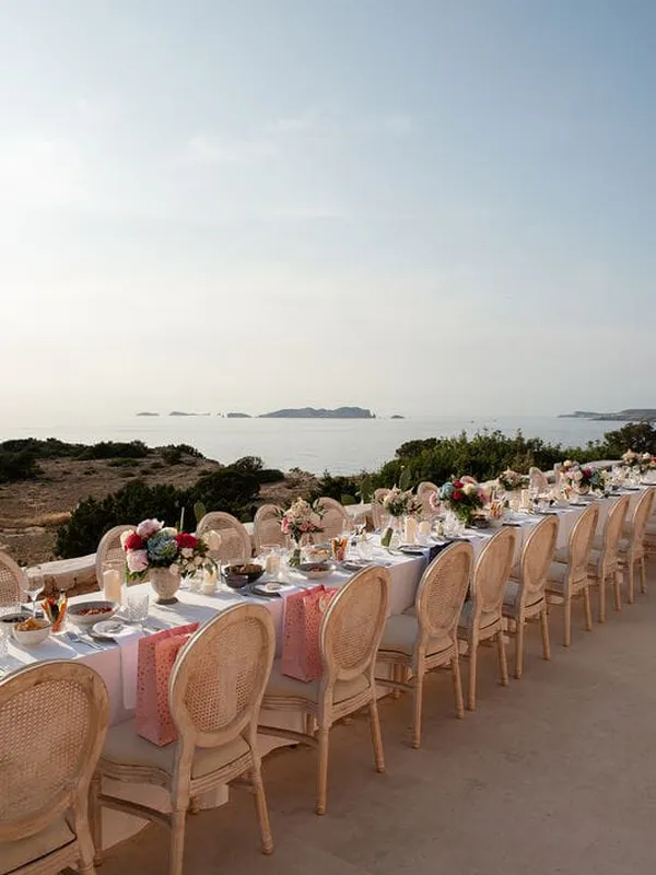 PRIVATE VILLAS WITH THE MEDITERRANEAN AT YOUR FEET