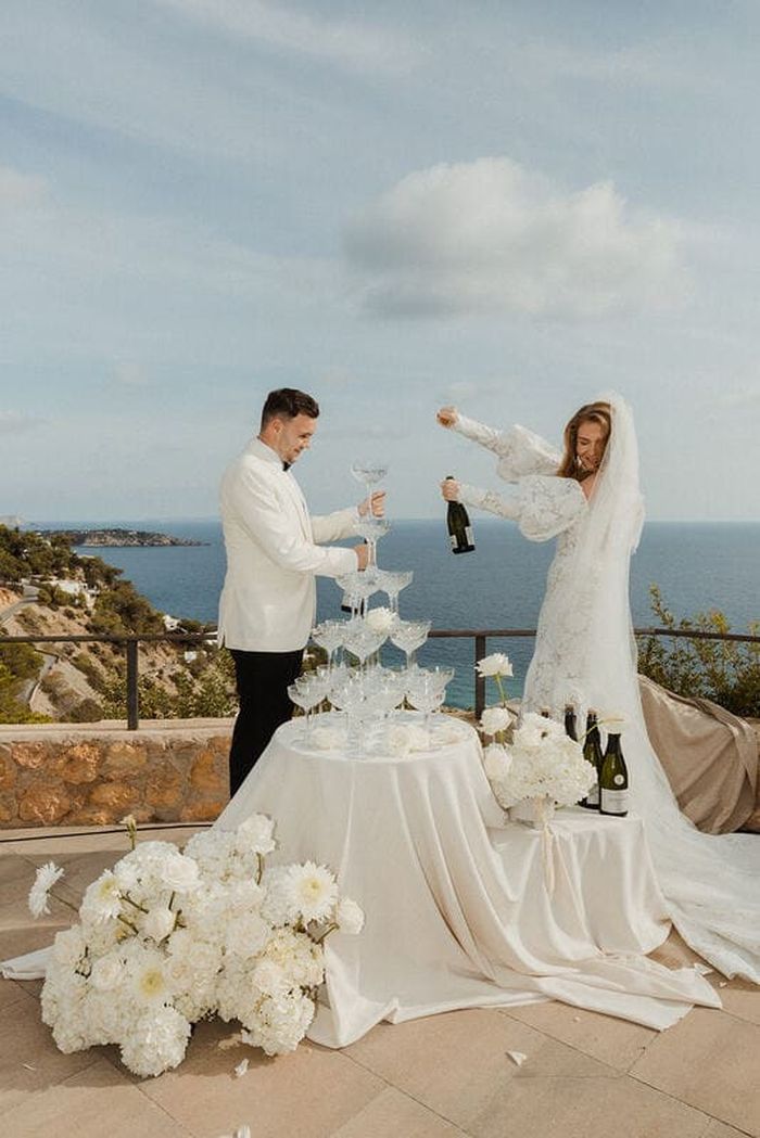 Date, venue & creative direction