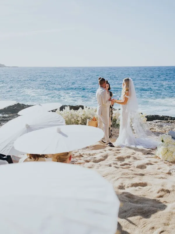 Weddings on the edge of the Mediterranean 
